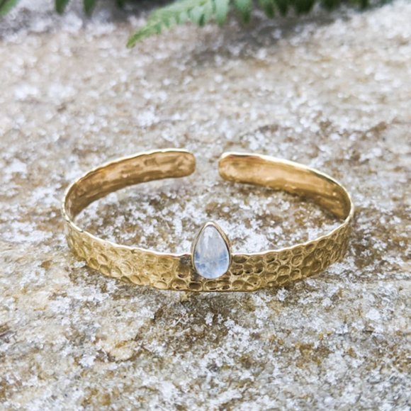 🌟LAST 1🌟NWT Baizaar Moonstone Hammered Brass Cuff - Picture 4 of 4